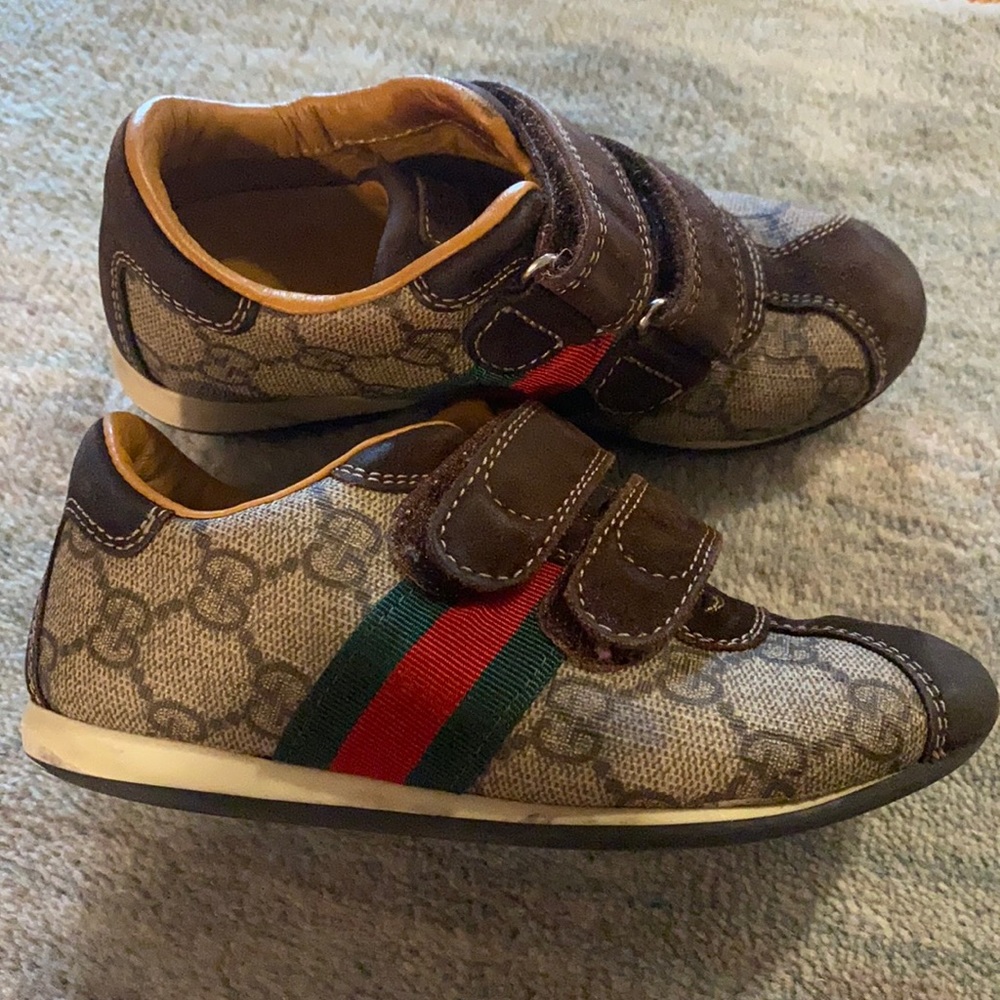 Children’s authentic gucci shoes , size 27